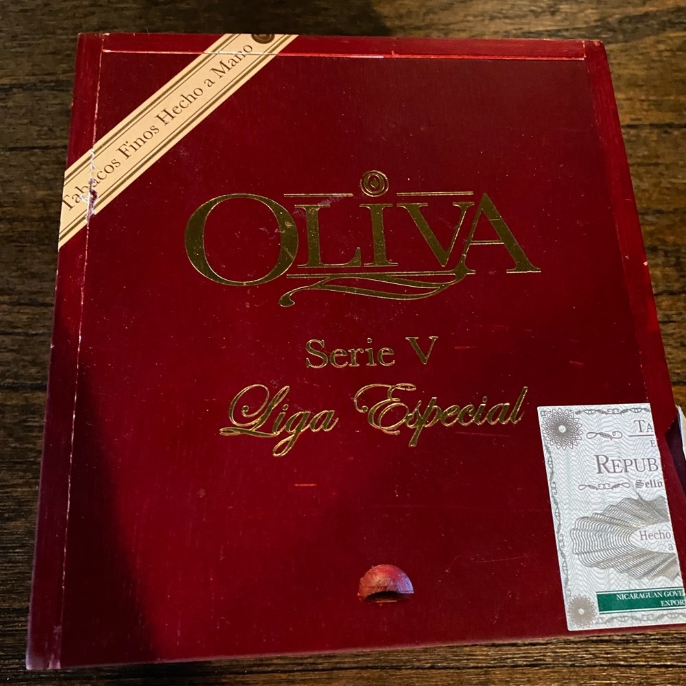 Oliva Serie V Cigar Box